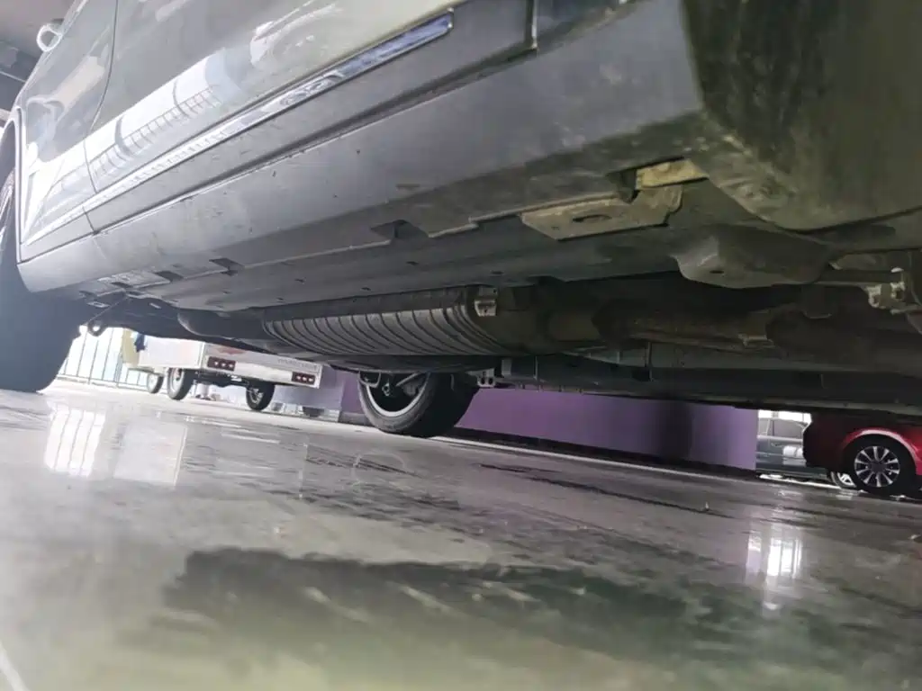 BYD Tang 2019 2018 2.0T Automatic Smart Connection Honor Edition 7-Seater China V