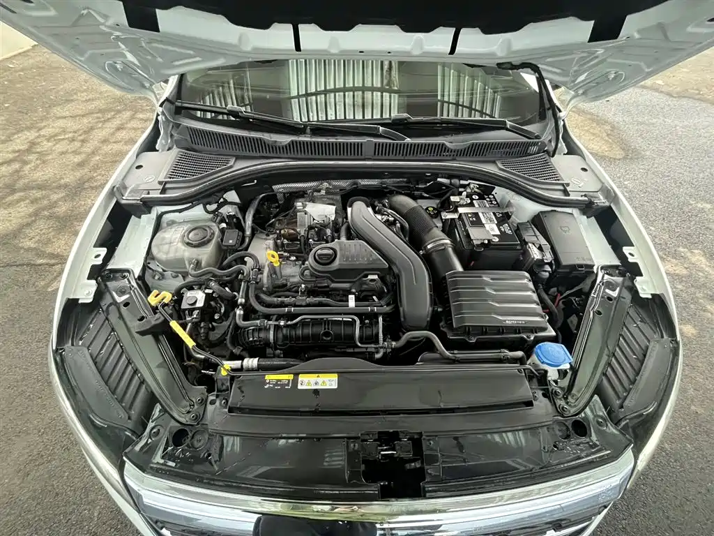Volkswagen Sagitar 2023 300TSI DSG Surpassing Edition фото 9