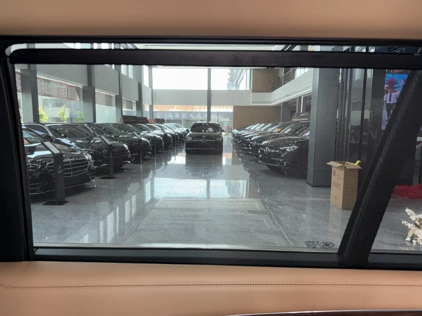 Land Rover Range Rover 2024 3.0 L6 400PS Exemplary Extended фото 10
