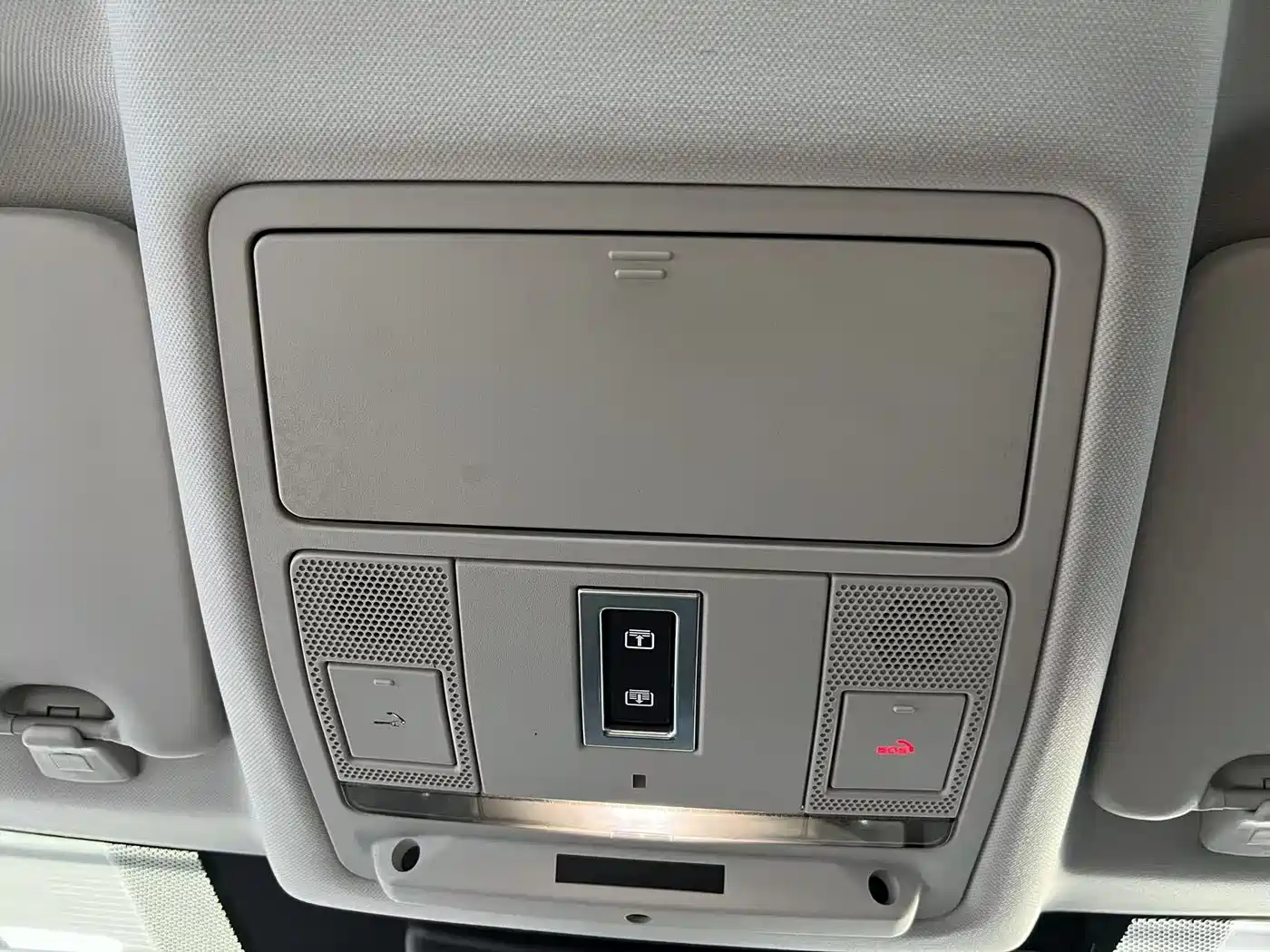 Land Rover Discovery Sport 2018 240PS SE Edition фото 18