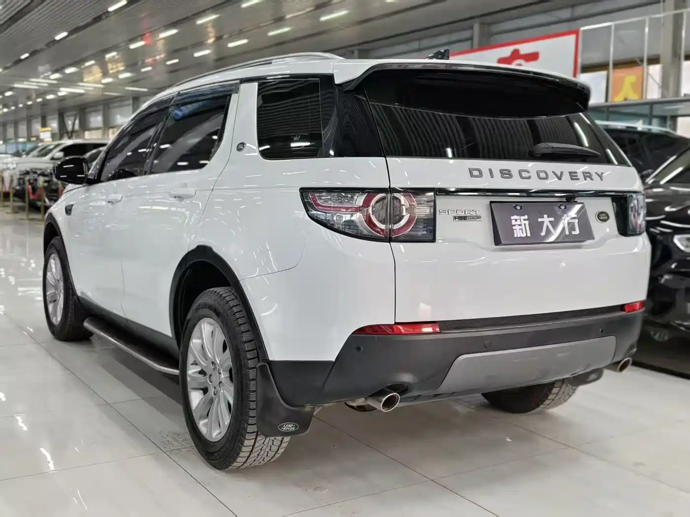 Land Rover Discovery Sport 2018 240PS SE Edition фото 7