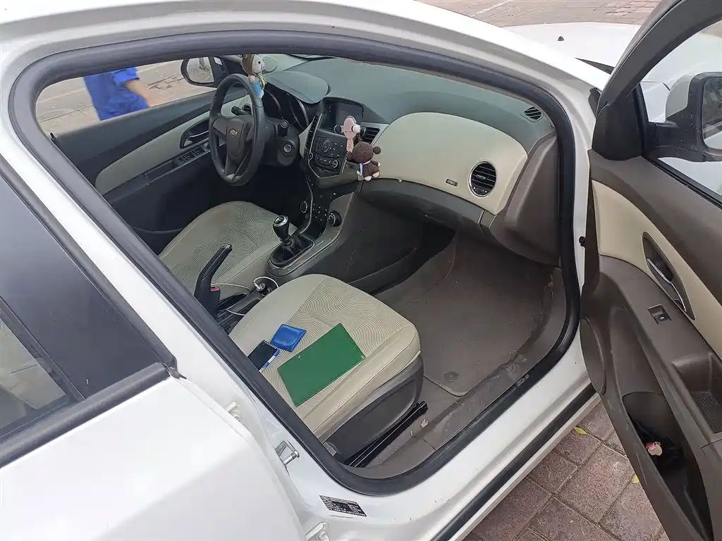 Chevrolet Cruze 2015 1.5L Classic SE MT фото 20