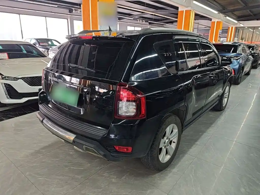 Jeep Compass (Import) 2015 2014 2.0L 2WD Sport Edition