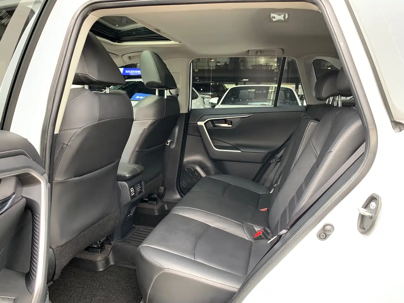 Toyota RAV4 Rongfang 2022 2.0L CVT 2WD Trend Plus Edition фото 11