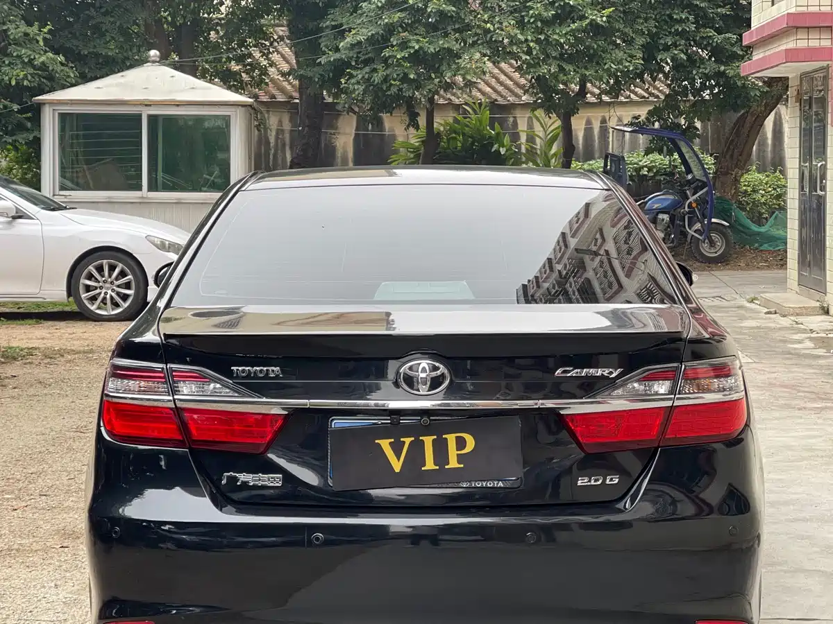 Toyota Camry 2016 2.0G 10th Anniversary Leading Edition фото 6