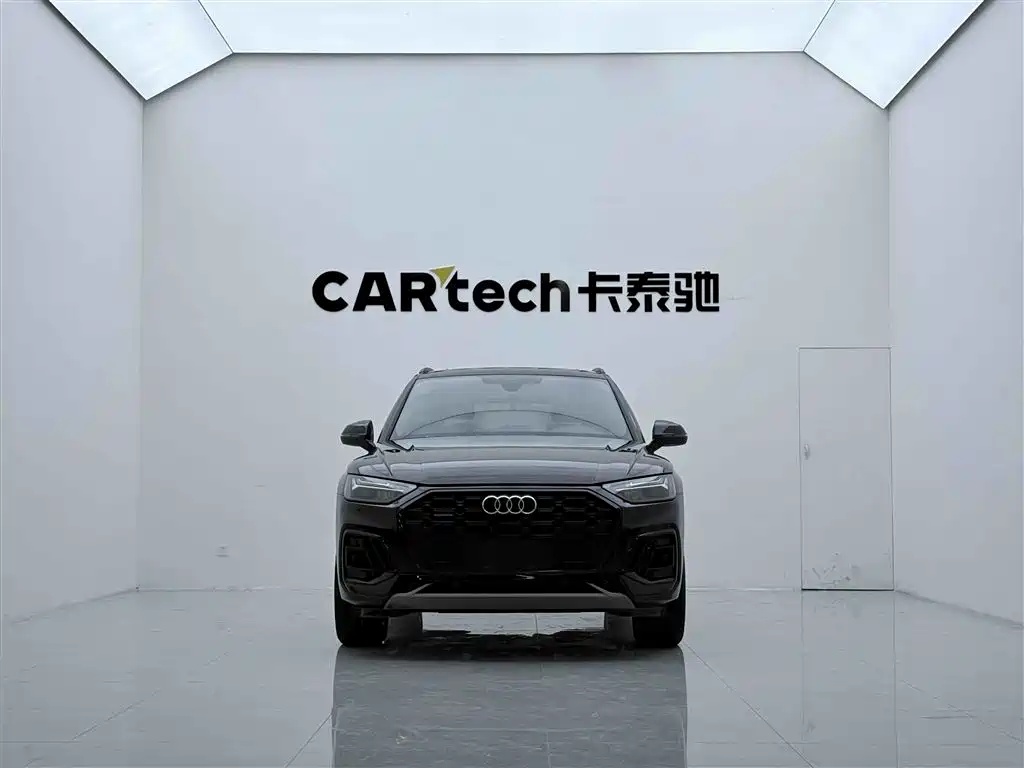 Audi Q5L 2024 Model 40 TFSI Luxury Dynamic фото 3