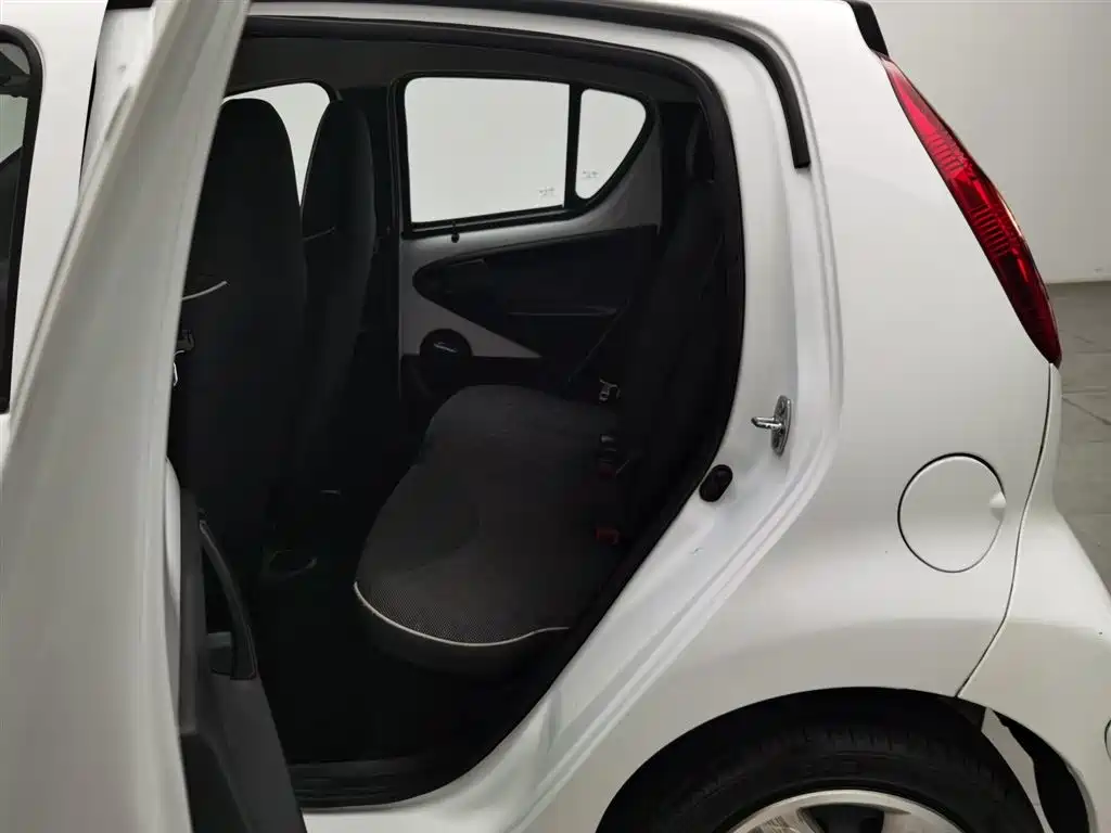 BYD F0 2015 1.0L AMT Xuan Cool Edition фото 15