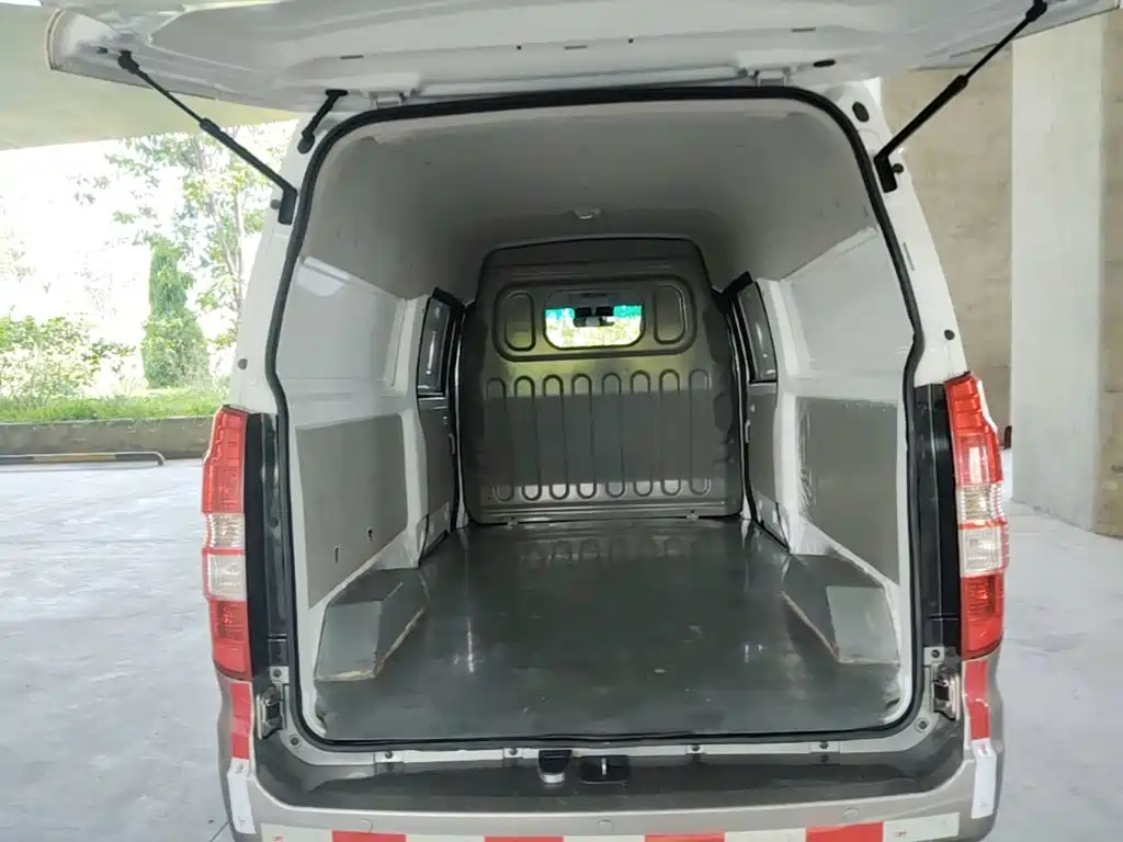 Jinbei New Hiace X30L 2022 2021 1.5L Fortune Non-AC Version Van China VI SWC15M