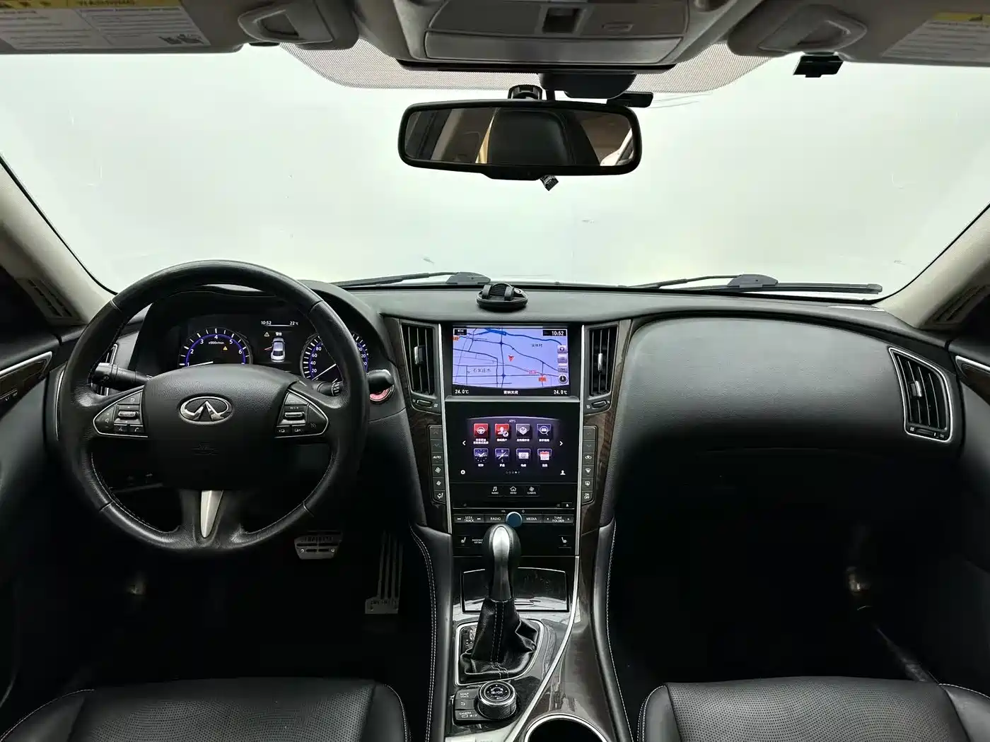 Photo 11 - Infiniti Q50L