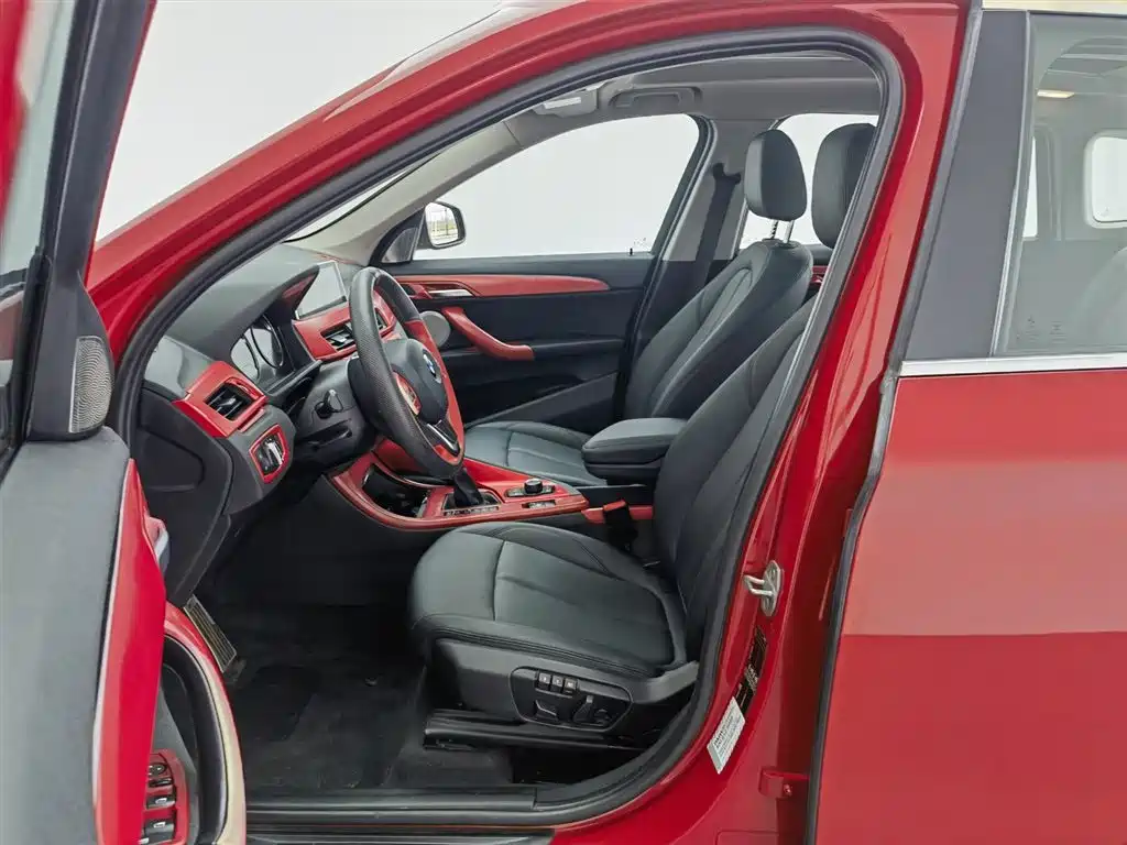 BMW X1 2019 sDrive20Li Leading Model фото 10