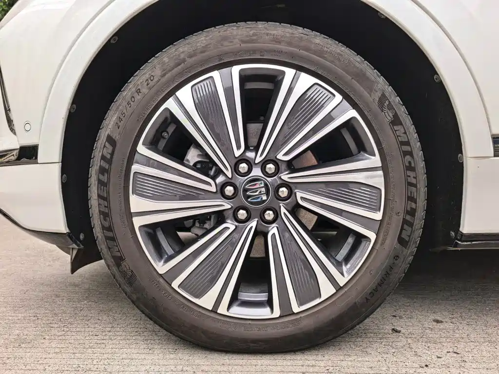 Фото 22 - Buick E5