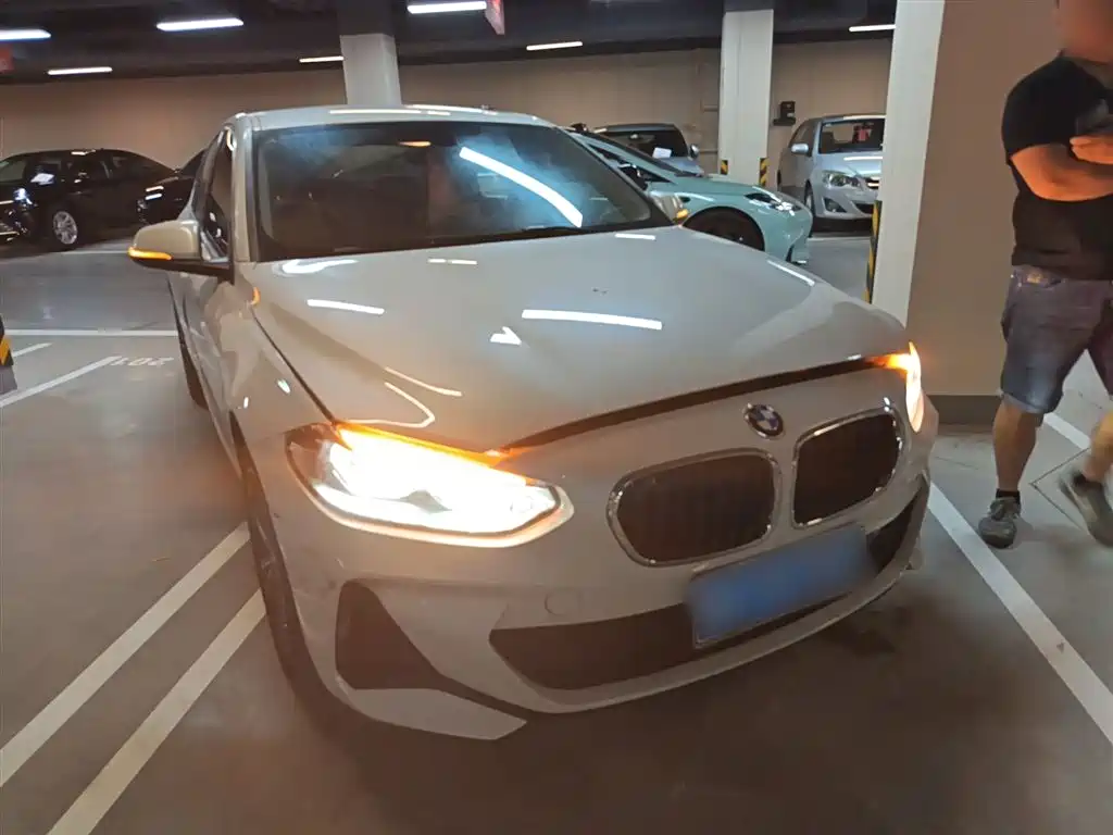 BMW 1 Series 2021 120i M Sport фото 22