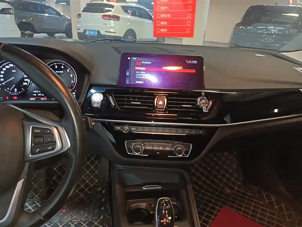 BMW 1 Series 2021 120i M Sport фото 9