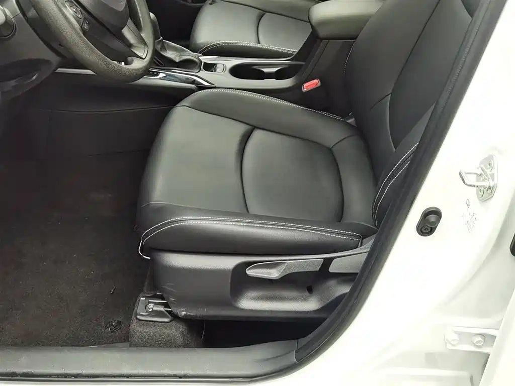 Toyota Corolla Cross 2023 2.0L Elite Edition фото 20