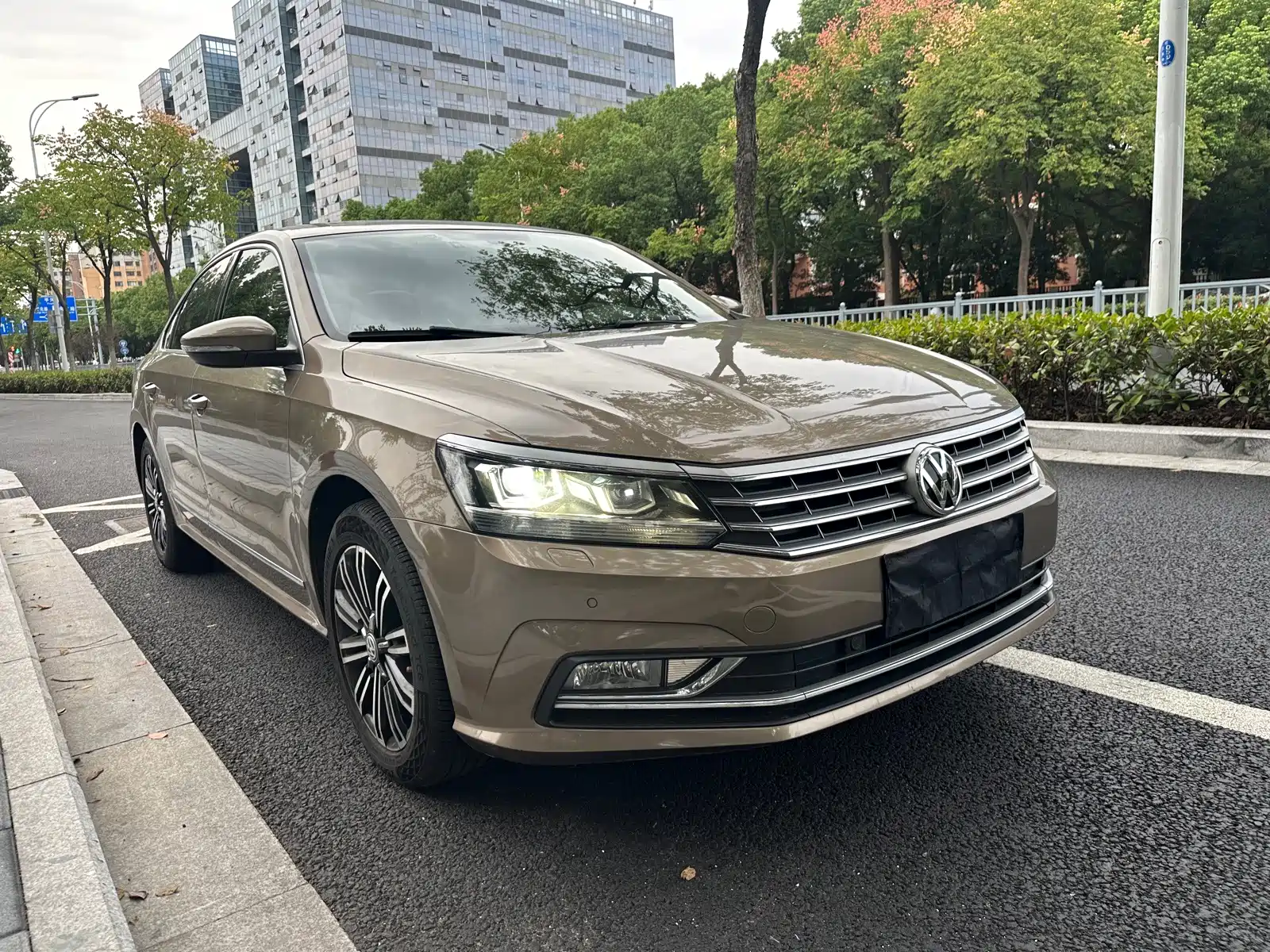 Фото 3 - Volkswagen Passat