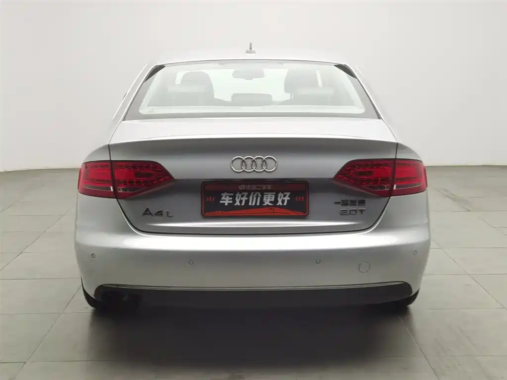 Audi A4L 2010 2.0 TFSI Luxury фото 4
