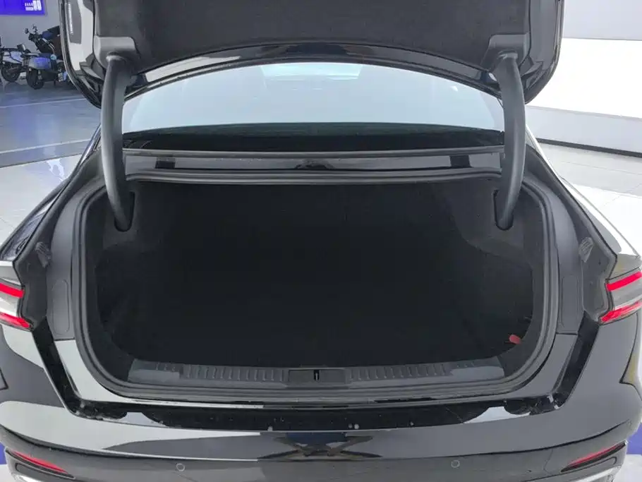 Фото 4 - Lincoln Z