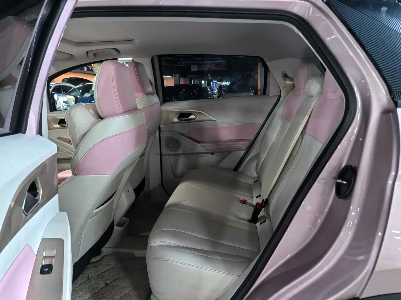 Фото 5 - Geely Geometry E Firefly