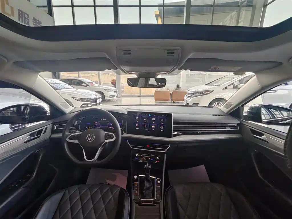 VOLKSWAGEN SAGITAR