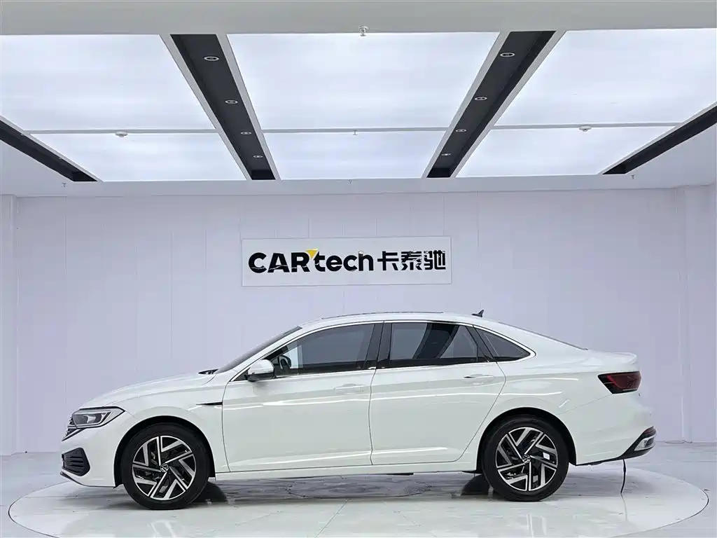 Volkswagen Sagitar 2023 300TSI DSG Surpassing Edition фото 8