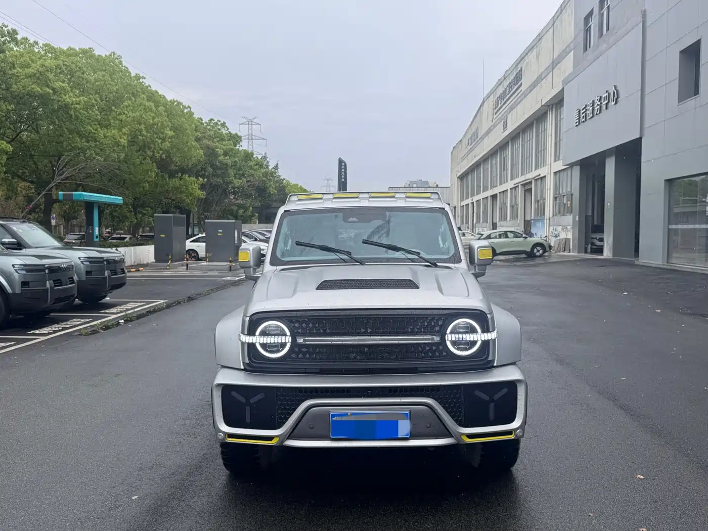 TANK CO CREATION TANK 300