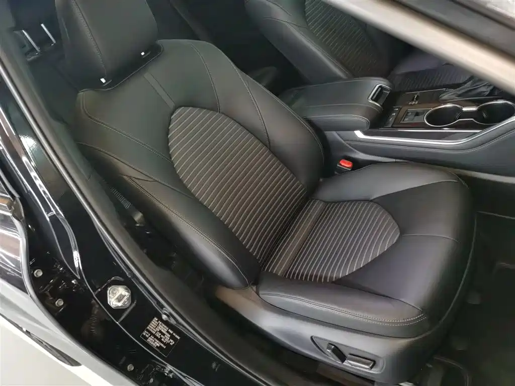 Toyota Crown Kluger 2021 2.5L HEV 4WD Premium фото 25
