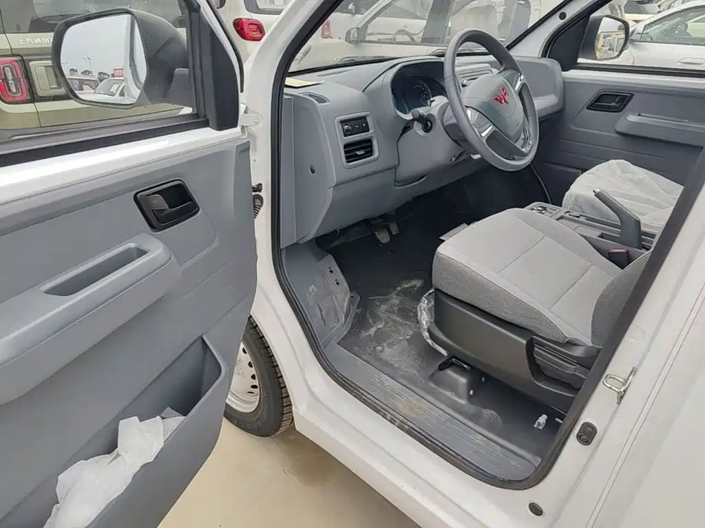 Wuling Motors Wuling Yangguang 2026 2024 300KM Comfort Bus Version 75kW