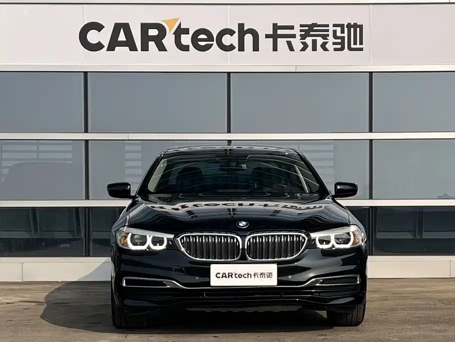 BMW 5 Series 2020 525Li Luxury Package фото 2