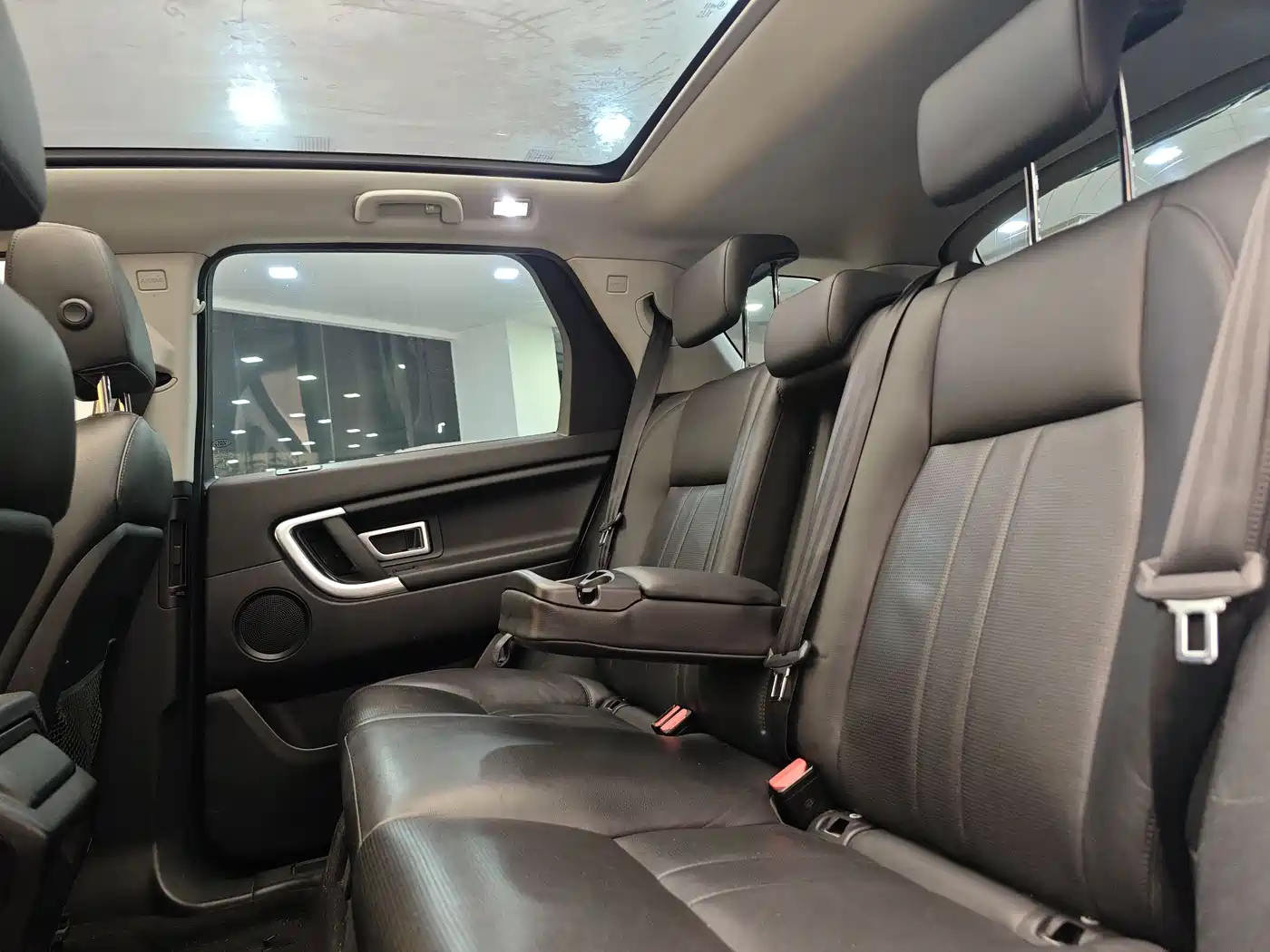 Land Rover Discovery Sport 2019 240PS SE Edition China V фото 22