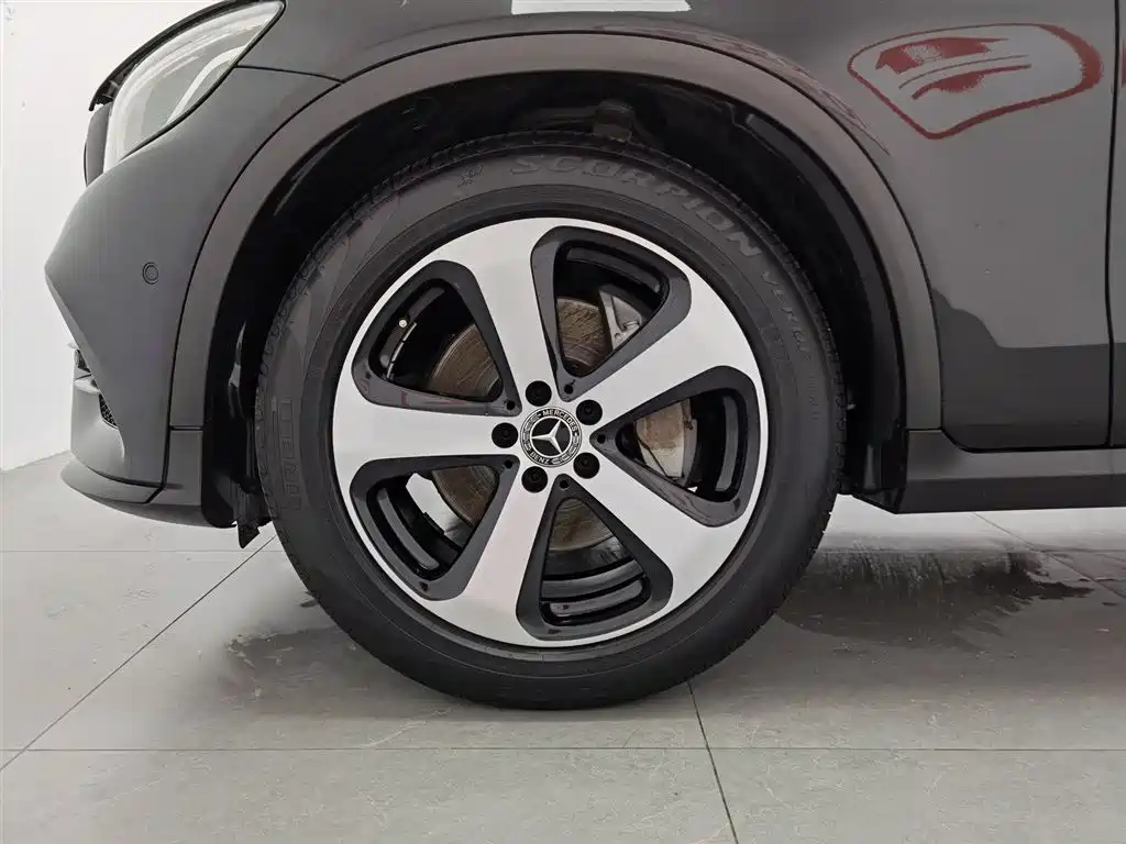 Mercedes-Benz GLC Coupe 2018 GLC 200 4MATIC Coupe SUV фото 17