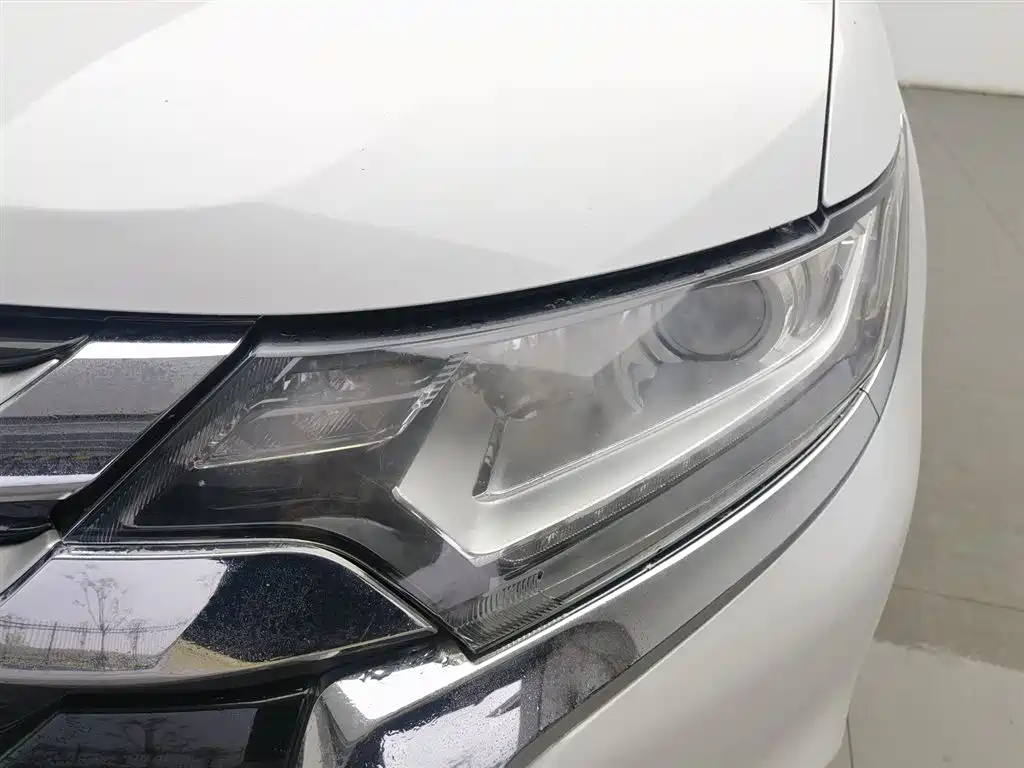 Mitsubishi Outlander 2018 2.0L 2WD Glory Edition 5-seater фото 7