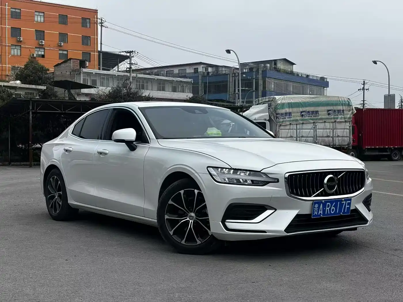 VOLVO S60
