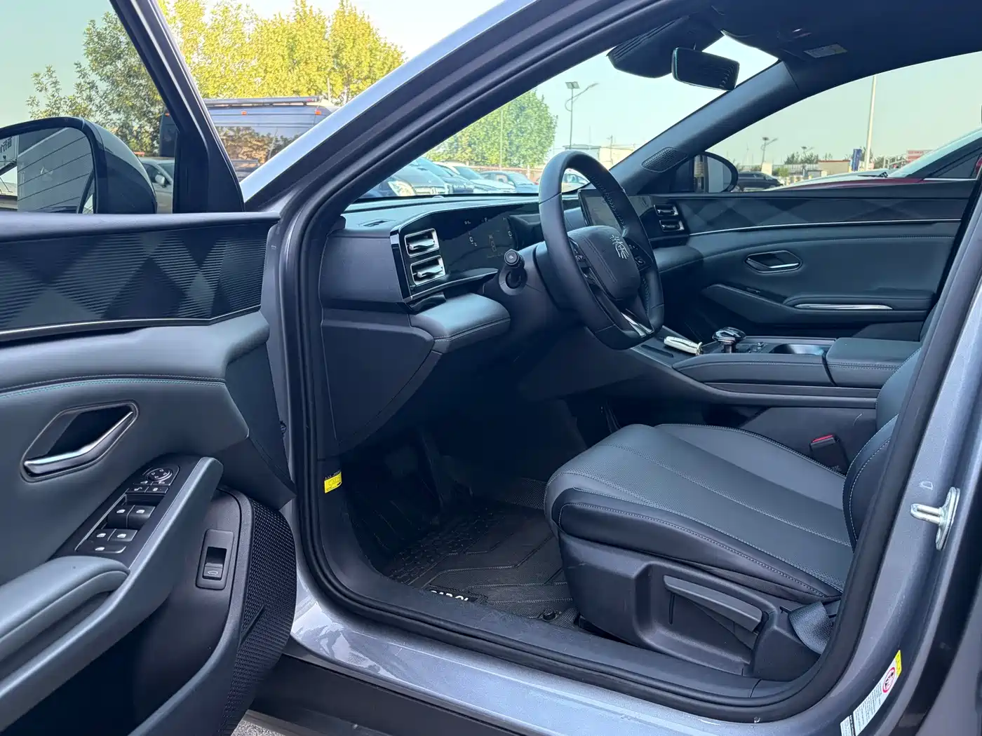 BYD Qin L 2024 2024 DM-i 80KM Leading Edition