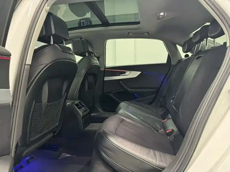 Audi A4L 2018 30th Anniversary 45 TFSI quattro Sport фото 6