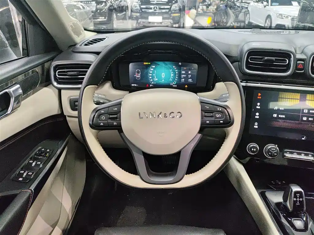Lynk & Co 02 2019 High Energy Edition 2.0T Automatic 2WD Shine China VI фото 11