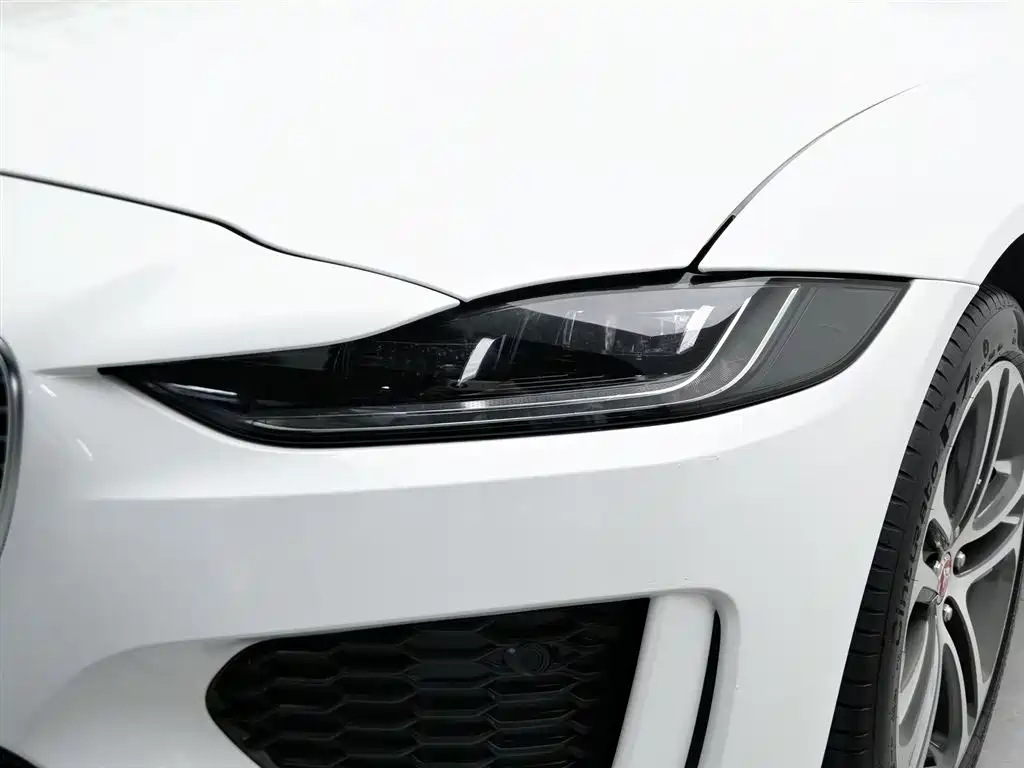 Jaguar XEL 2023 2.0T 250PS R-DYNAMIC S Progressive Sport фото 7