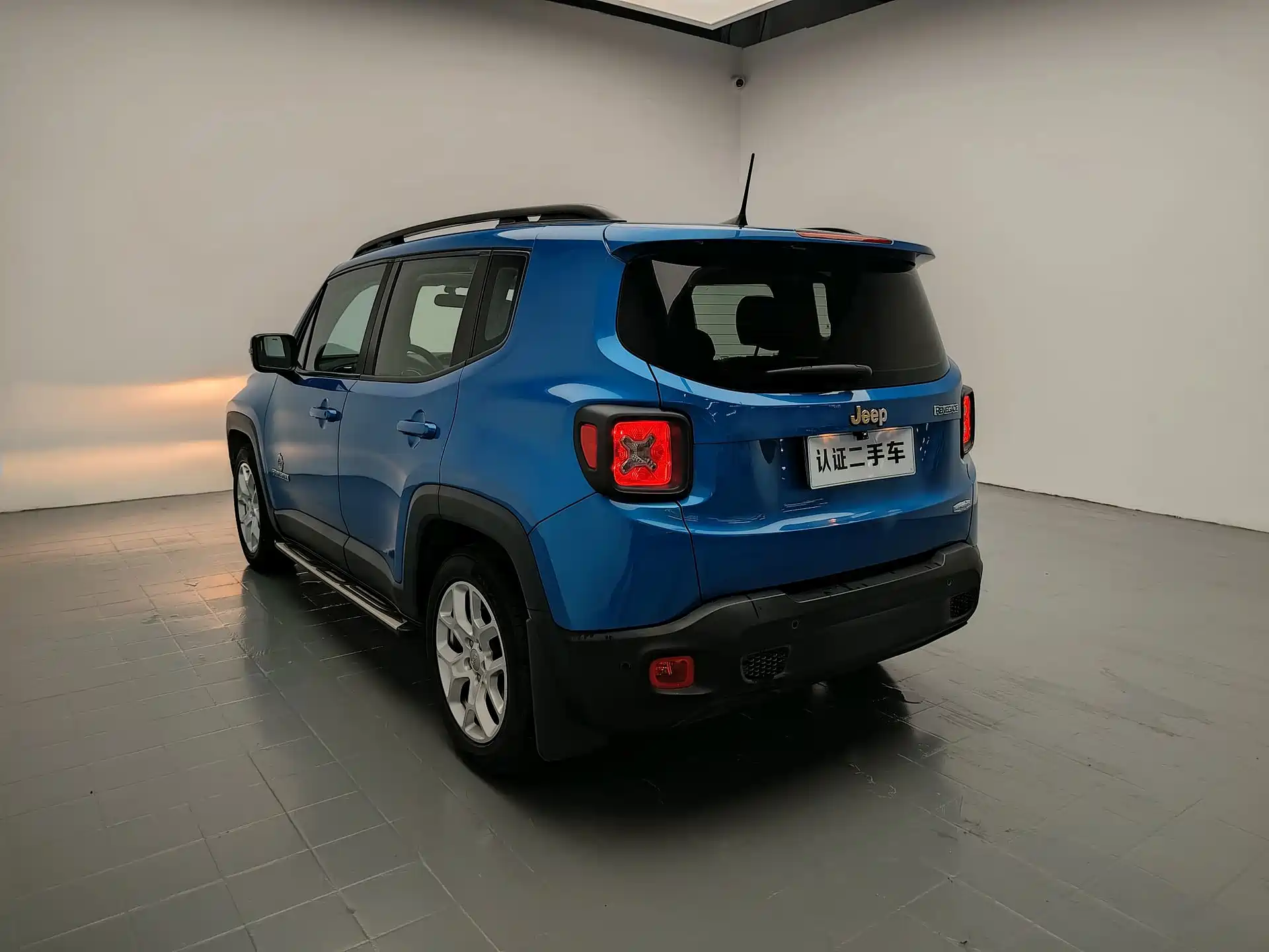 Photo 5 - Jeep Renegade