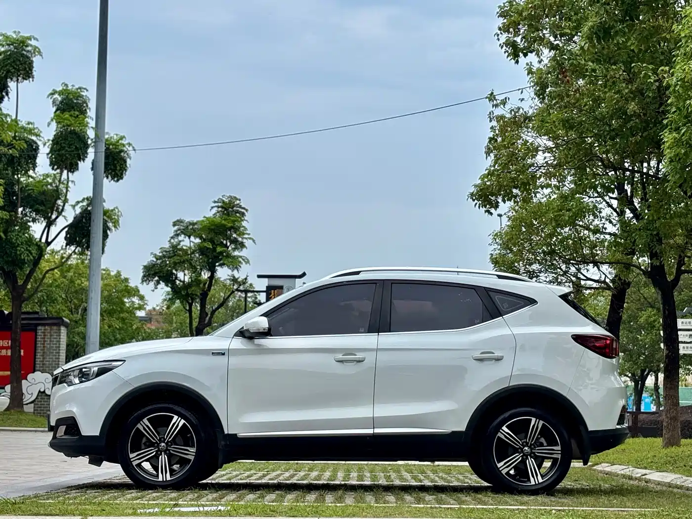 MG ZS 2020 2020 Global Million Bestseller 1.5L Manual with 65-inch Panoramic Sunroof