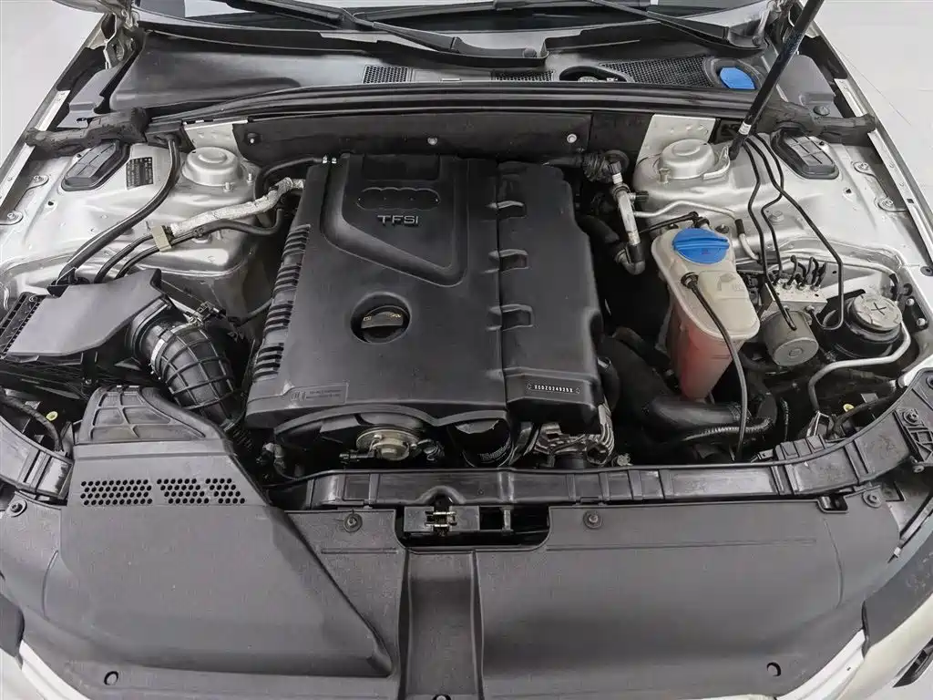 Audi A4L 2009 2.0 TFSI Technology фото 6