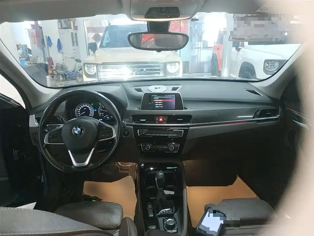 BMW X1 2018 sDrive18Li Premium Model фото 10