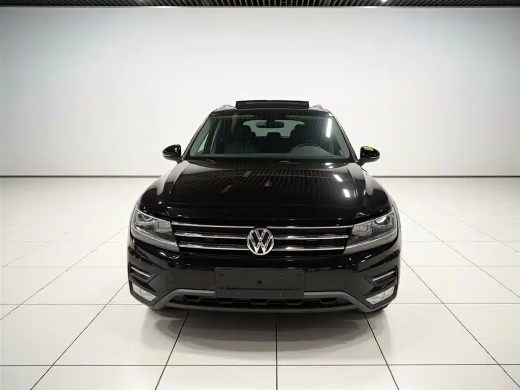 Volkswagen Tiguan L 2018 Facelift 330TSI Automatic 2WD Luxury Edition фото 5