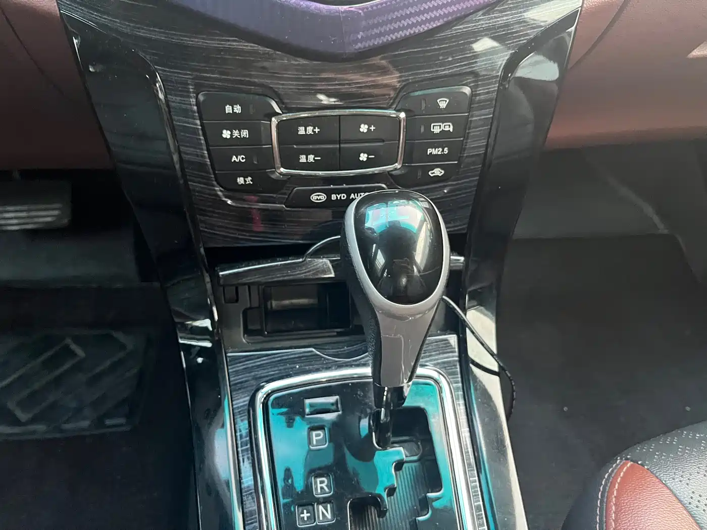 BYD Surui 2015 1.5L Automatic Luxury Model фото 21