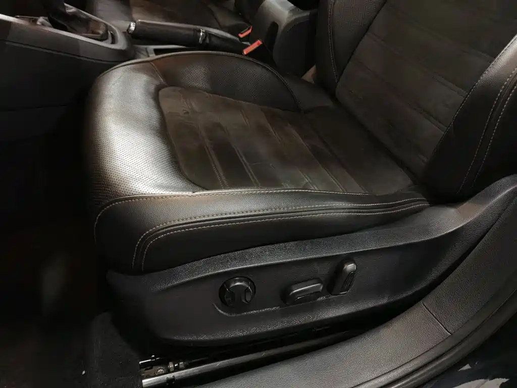 Volkswagen Sagitar 2018 280TSI DSG Luxury фото 20
