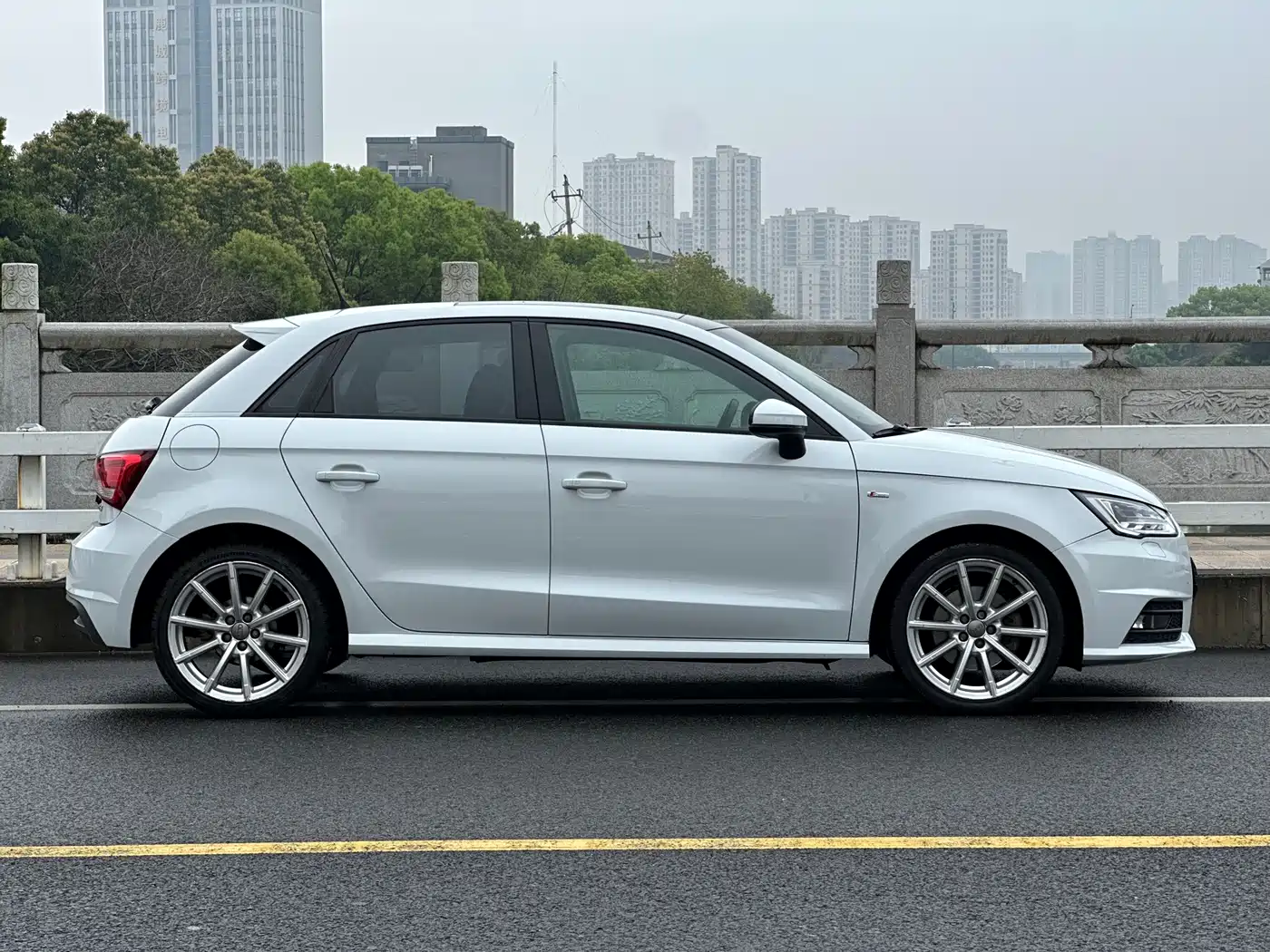 Audi A1 2016 30 TFSI Sportback S Line Sport Edition фото 7