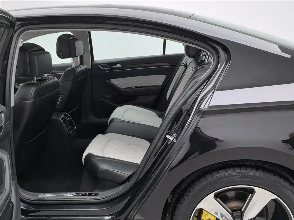 Volkswagen Magotan 2018 330TSI DSG Luxury фото 15