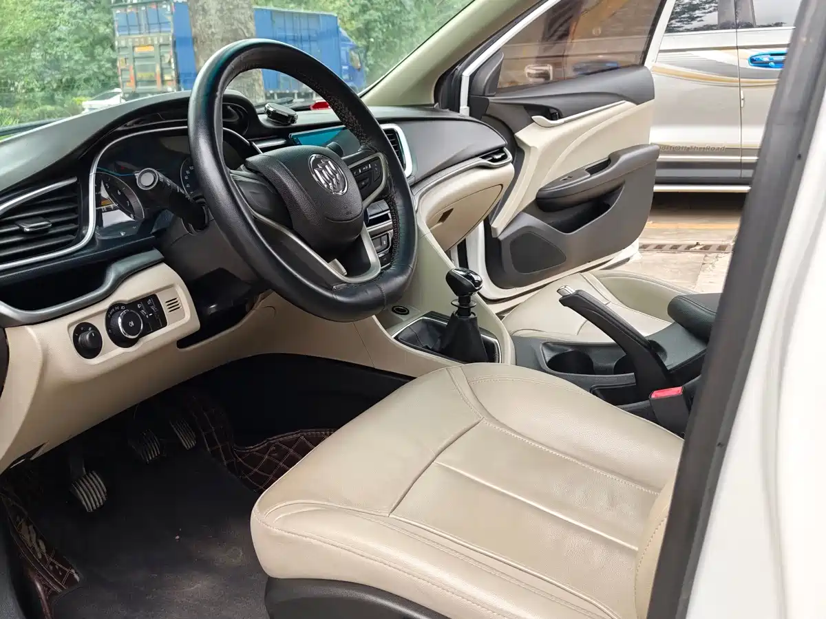 Buick Excelle 2018 15T Manual Elite (China V) фото 10
