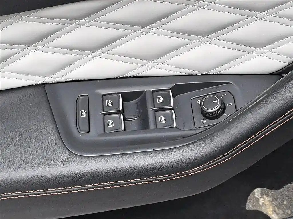 Volkswagen Magotan 2018 330TSI DSG Luxury фото 9