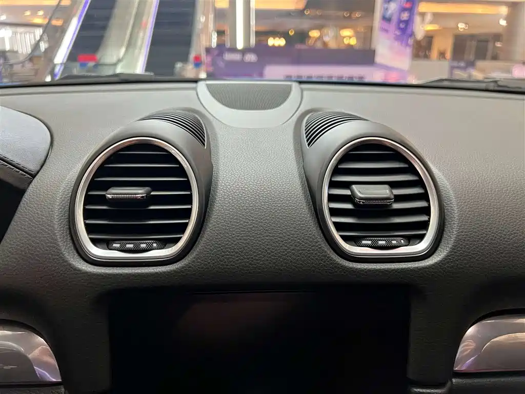 Porsche 718 2018 Cayman 2.0T фото 25