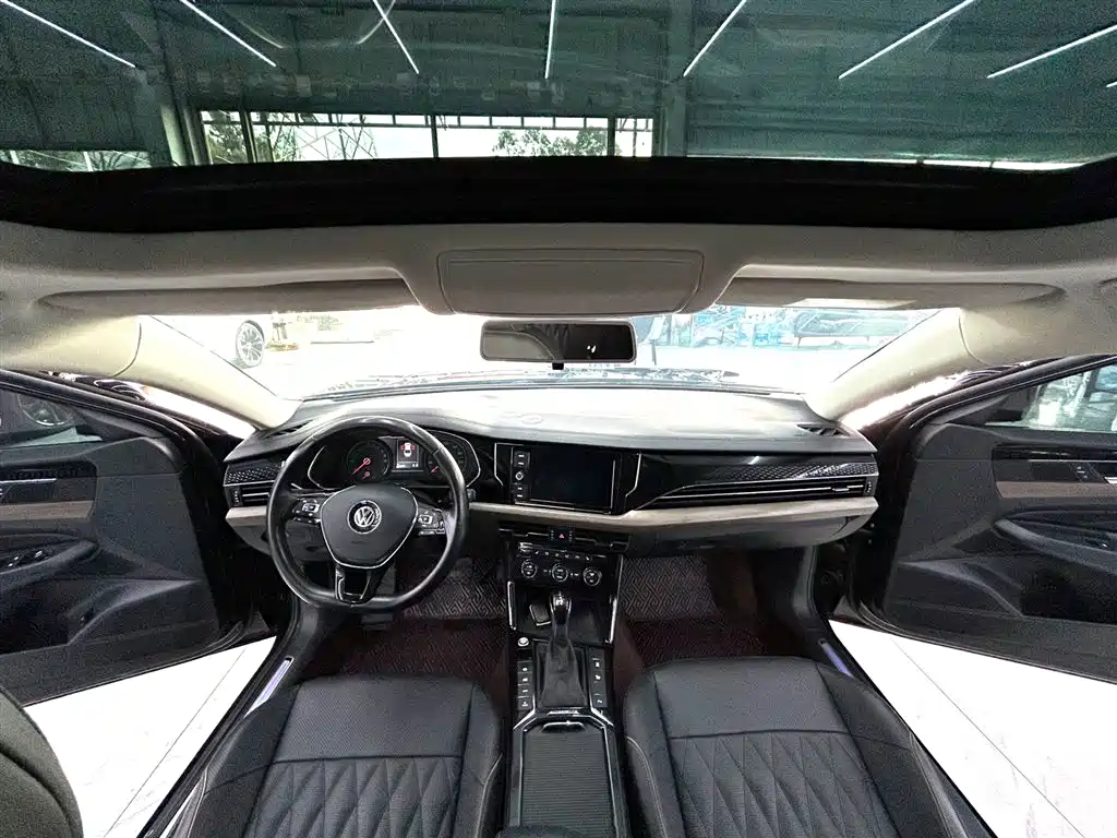 VOLKSWAGEN PASSAT NEW ENERGY