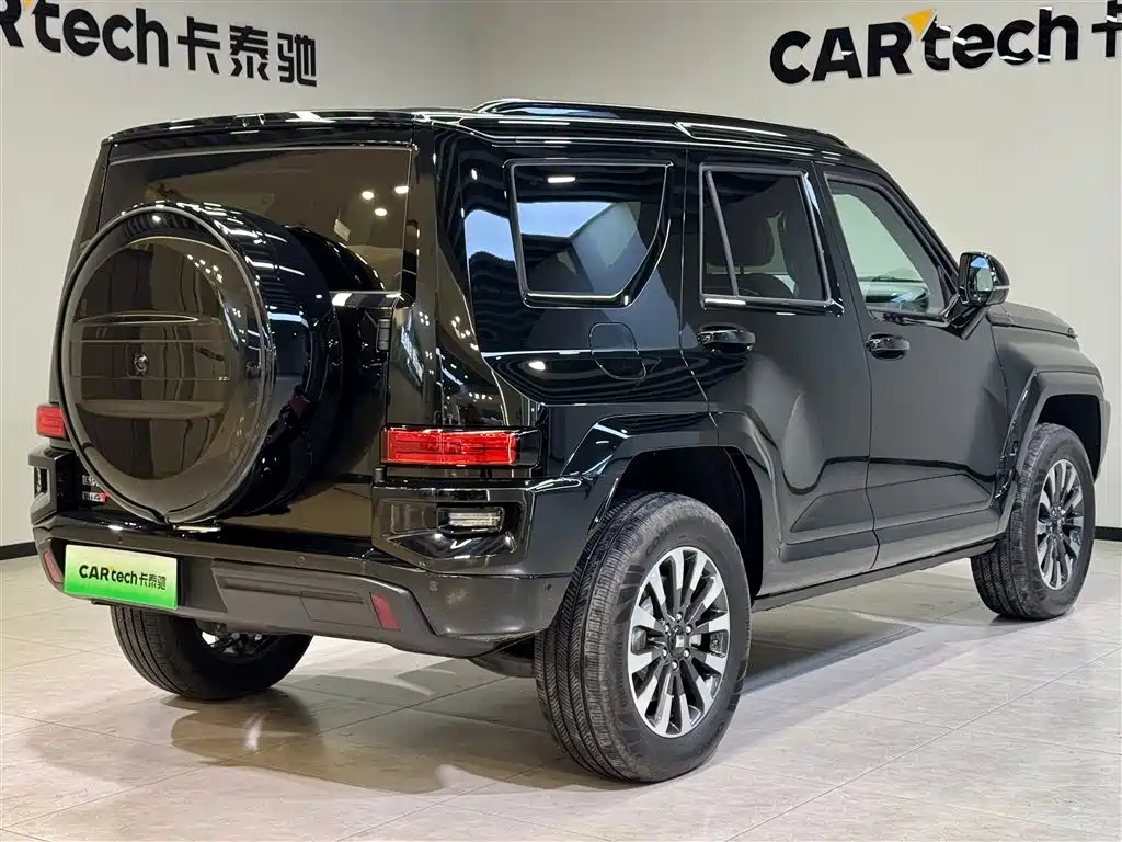 TANK TANK 700 NEW ENERGY